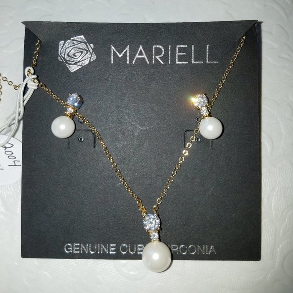 Gold, Pearl and Cubic Zirconia jewelry set - Picture 2 of 2